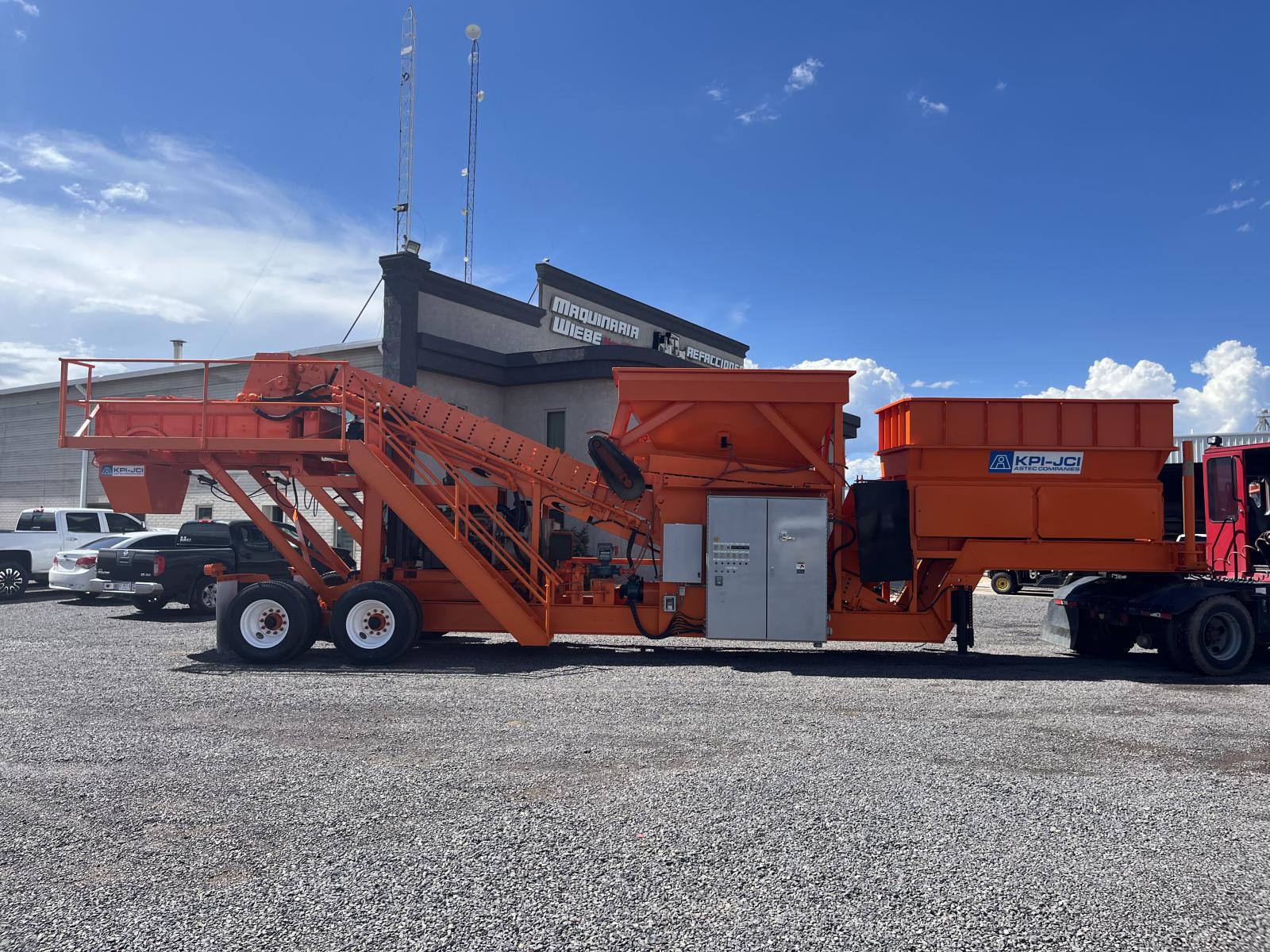 ./imagenes/INVOICE/2019/18069/KOLBERG 52 PORTABLE TWO BIN PUGMILL CONCRETE BATCH PLANT (14).JPG